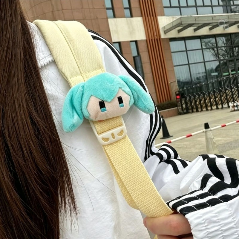 دمية هاتسوني ميكو الجديدة بالج - مراجعة My Hero Academia Belt وسعره